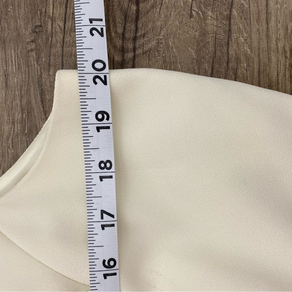 Beautiful top for a night party with sequin - Picture 5 of 12